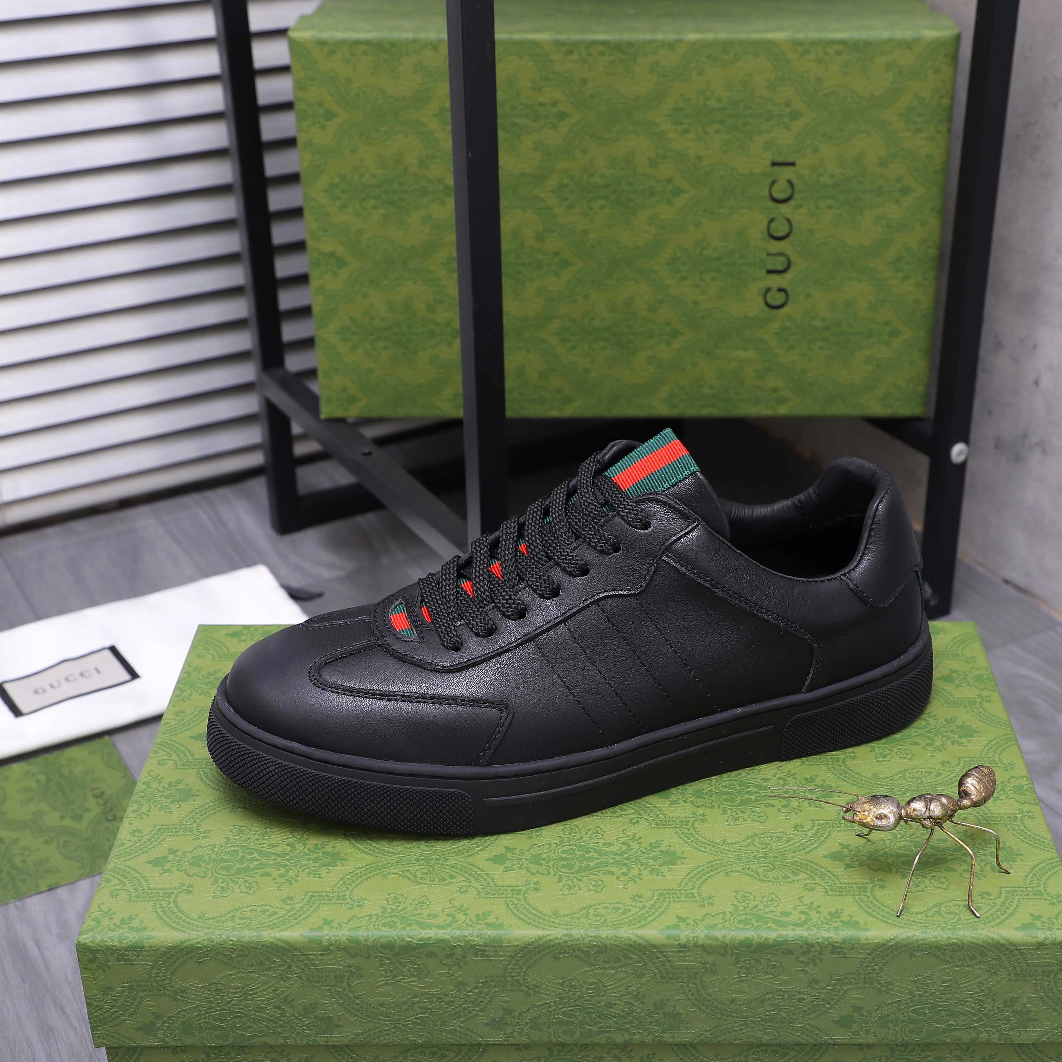 Men's shoes 💰p400 Product trademark: GUCCI "Gucci" casual lace-up men's shoes Regular size: 38-45 (45 is custom-made and non-returnable) Product materials: Selected high-quality cowhide upper, pigskin lining, original rubber outsole